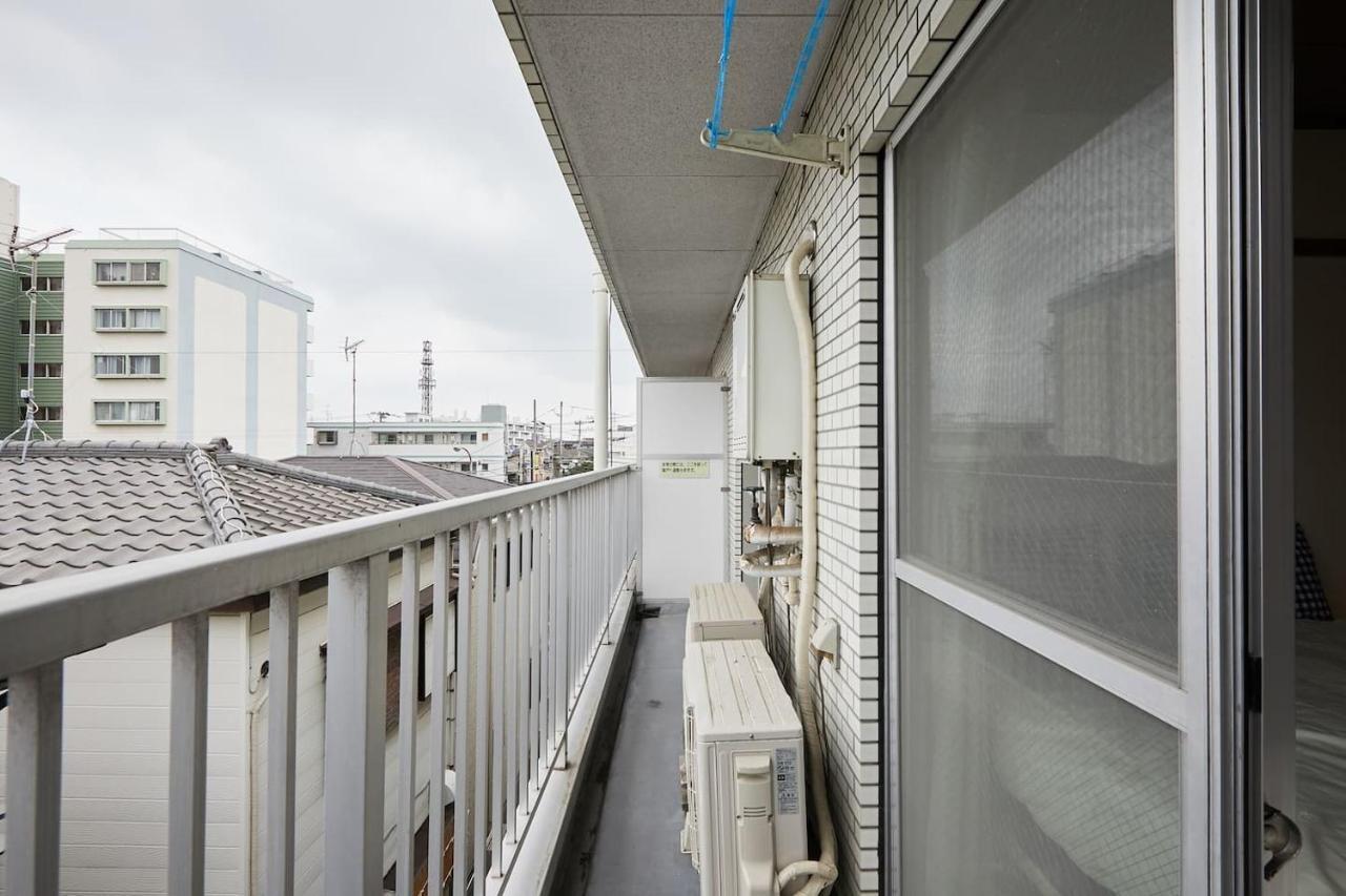 Apartment Sun White Gyoutoku 303 Tokyo