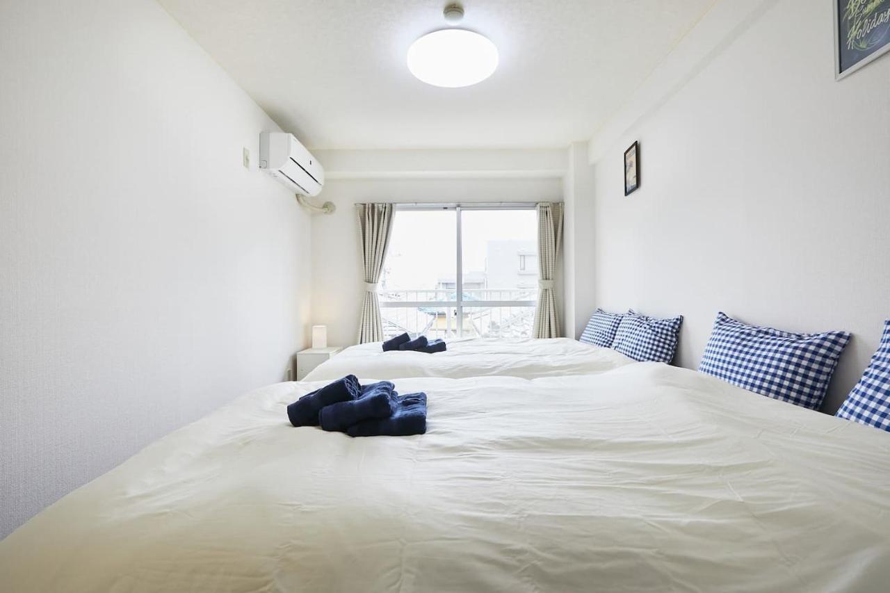 Apartment Sun White Gyoutoku 303 Tokyo