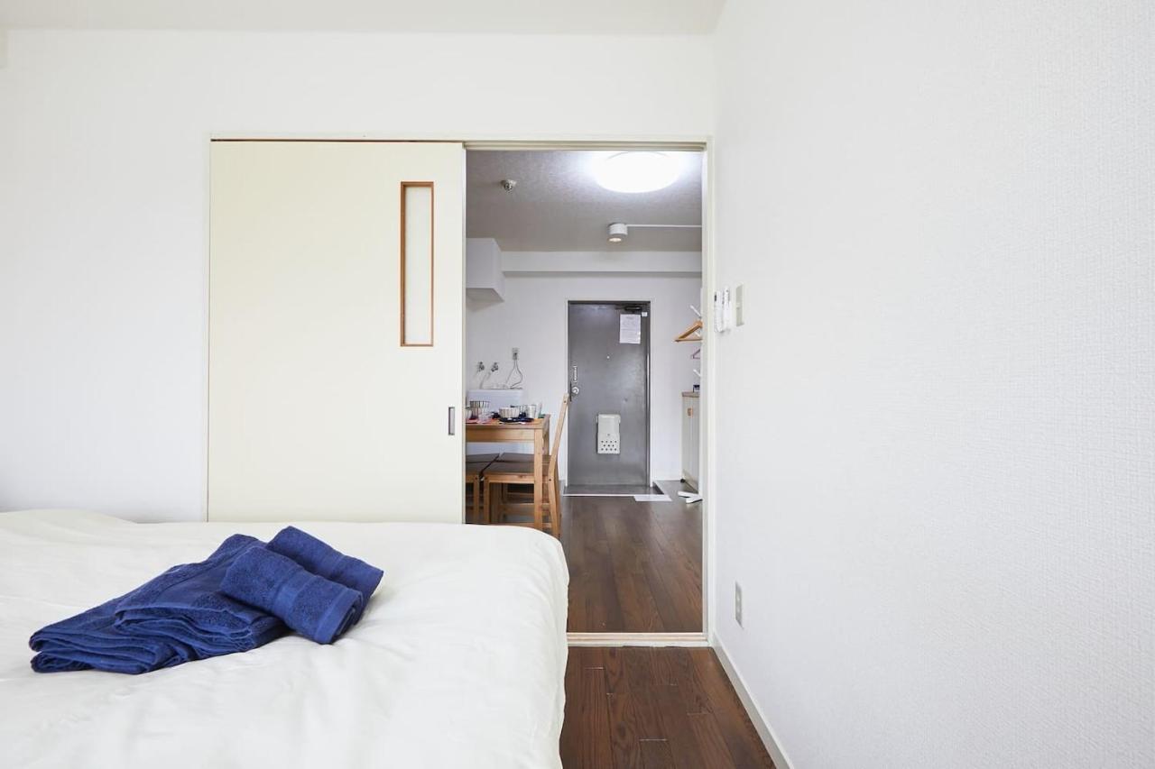 Apartment Sun White Gyoutoku 303 Tokyo