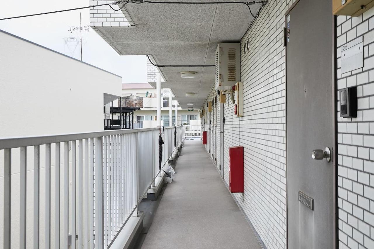 Apartment Sun White Gyoutoku 303 Tokyo