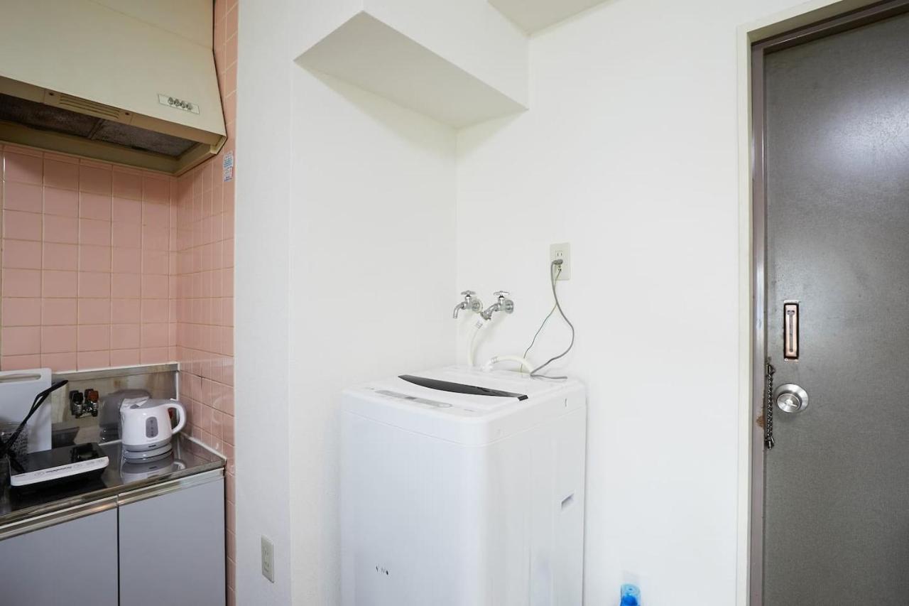 Sun White Gyoutoku 303 Apartment Tokyo