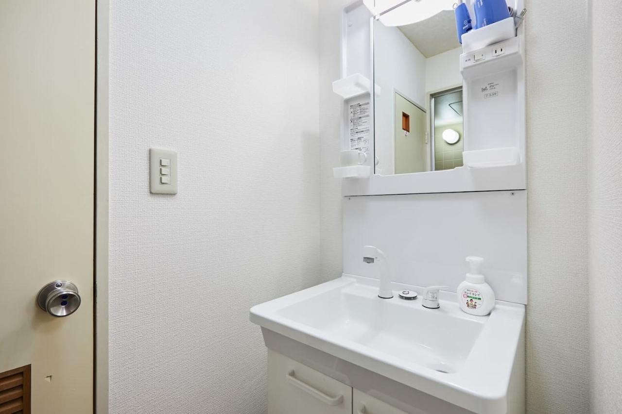 Sun White Gyoutoku 303 Apartment *